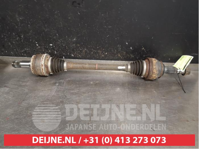 Gebruikte Aandrijfas links-achter Lexus IS (E3) 300h 2.5 16V Prijs € 75,00 Margeregeling aangeboden door V.Deijne Jap.Auto-onderdelen BV