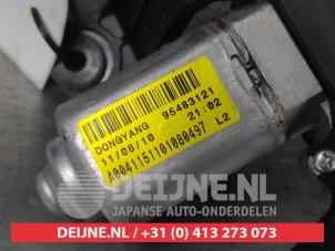 Chevrolet Orlando Rear wiper motor O400010 photo 2