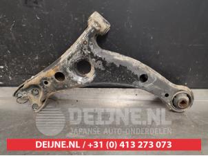 Toyota Avensis Front lower wishbone, right O400098 photo 2