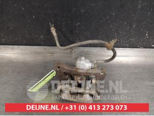 Gebruikte Remklauw (Tang) links-achter Toyota Avensis (T22) 2.0 16V VVT-i D-4 Prijs € 35,00 Margeregeling aangeboden door V.Deijne Jap.Auto-onderdelen BV