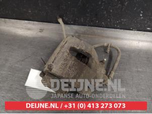 Toyota Avensis Front brake calliper, right O400100 photo 2