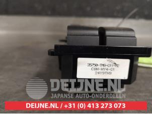 Honda Insight Multi-functional window switch O400759 photo 3