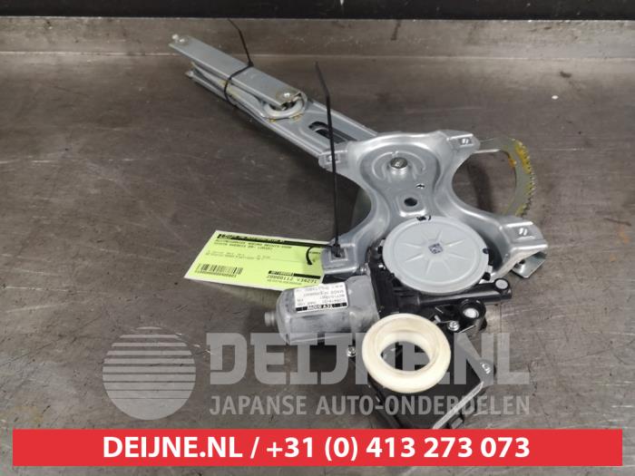 Toyota Avensis Ruitmechaniek 4Deurs rechts-voor O400803