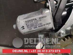 Toyota Avensis Window mechanism 4-door, front right O400803 foto 3