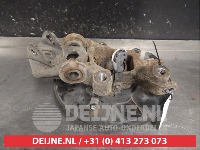 Toyota Rav-4 Fusee links-achter O400976