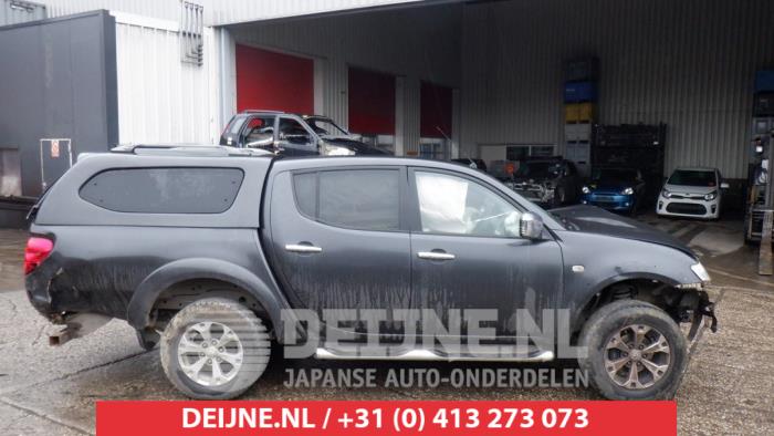 Mitsubishi L200 Portier 4Deurs rechts-achter O401169