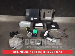 Toyota Avensis Steuergerät Motormanagement O401189 foto 2