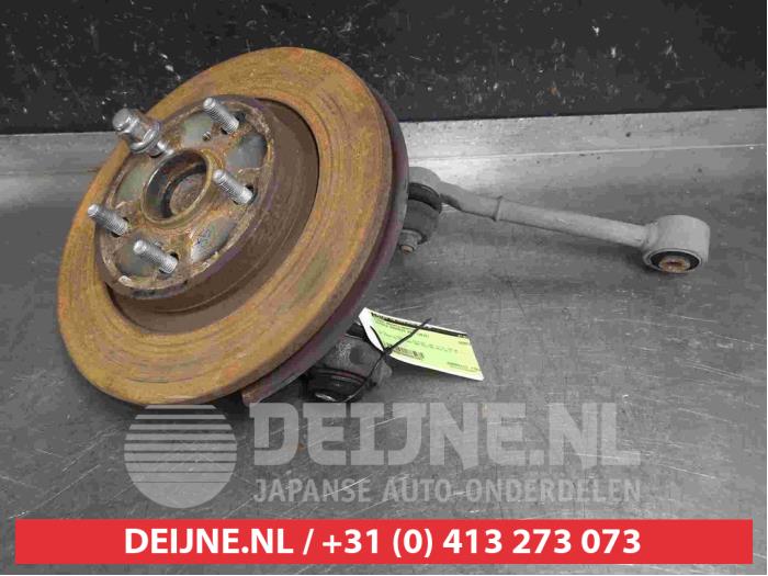 Toyota Avensis Fusee rechts-achter O401191