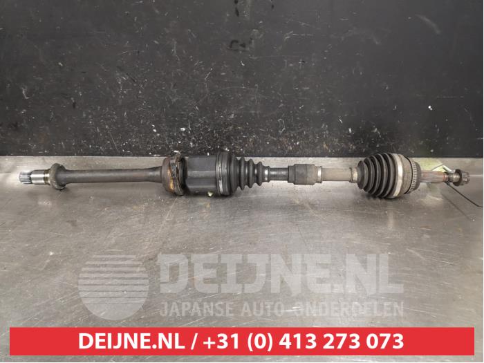 Gebruikte Steekas rechts-voor Toyota Corolla Verso (E12) 2.0 D-4D 16V 90 Prijs € 50,00 Margeregeling aangeboden door V.Deijne Jap.Auto-onderdelen BV