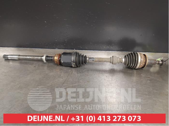 Gebruikte Steekas rechts-voor Toyota RAV4 (A4) 2.0 D-4D 16V 4x4 Prijs € 100,00 Margeregeling aangeboden door V.Deijne Jap.Auto-onderdelen BV