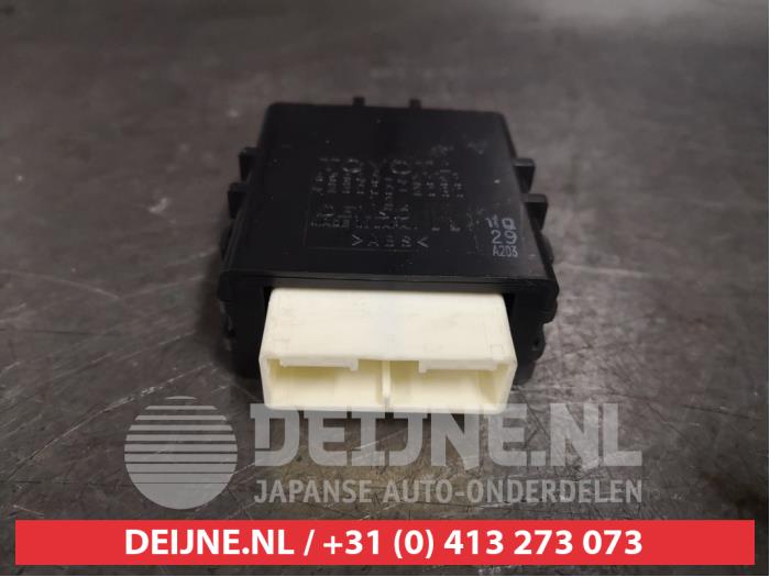 Toyota Rav-4 Ruitenwisser Module O401736