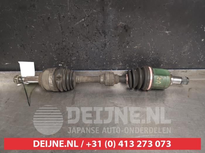 Mitsubishi Lancer Aandrijfas links-voor O401781