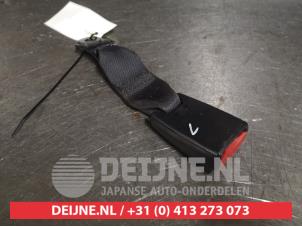 Nissan Micra Rear seatbelt buckle, centre O402010 photo 2