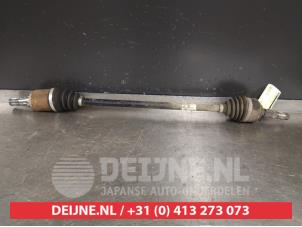 Gebruikte Cardanas rechts-voor (VWA) Nissan Micra (K13) 1.2 12V Prijs € 50,00 Margeregeling aangeboden door V.Deijne Jap.Auto-onderdelen BV