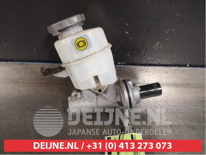 Suzuki Jimny Hoofdremcilinder O402038