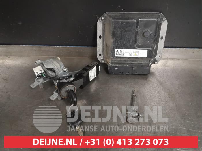 Mitsubishi Lancer Ignition lock + key O402560