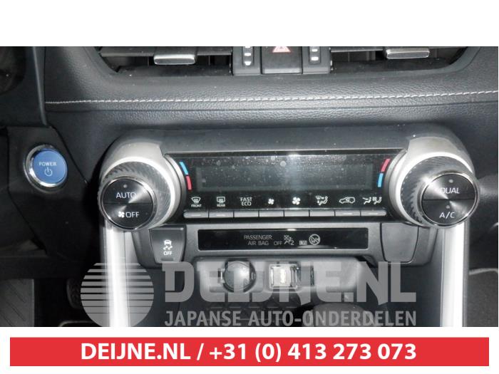 Toyota Rav-4 Heizung Bedienpaneel O402856