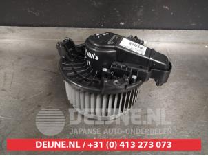 Toyota Auris Kachel Ventilatiemotor O403031 foto 2