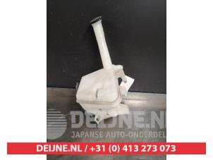 Toyota Verso-S Scheibensprühertank vorne O403080 foto 2