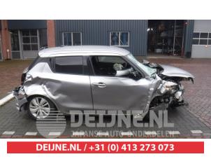 Suzuki Swift Achterschermlijst O403230 foto 2