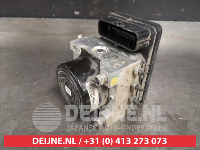 Gebruikte ABS Pomp Nissan NP 300 Navara (D23) 2.3 dCi 16V 4x4 Prijs € 150,00 Margeregeling aangeboden door V.Deijne Jap.Auto-onderdelen BV