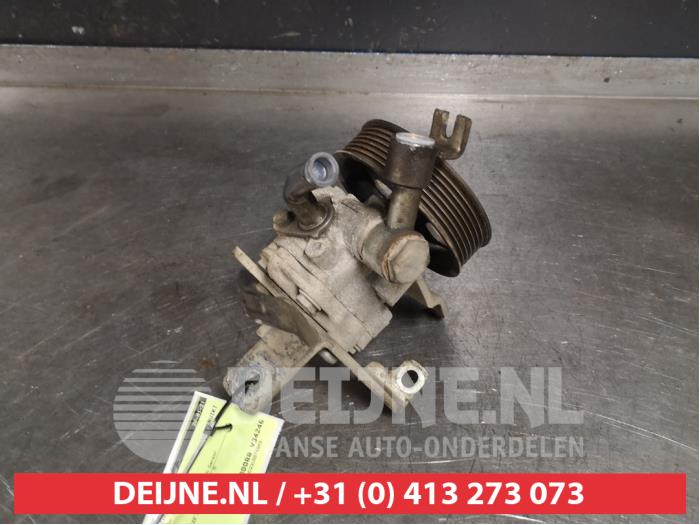 Gebruikte Pomp Servo Nissan NP 300 Navara (D23) 2.3 dCi 16V 4x4 Prijs € 75,00 Margeregeling aangeboden door V.Deijne Jap.Auto-onderdelen BV