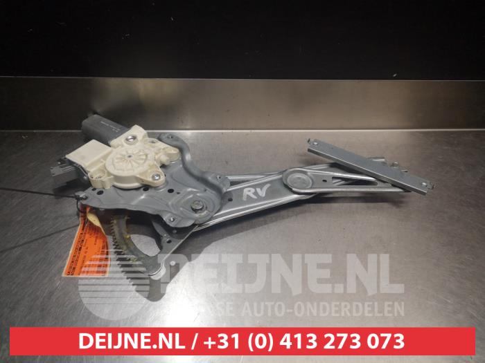 Toyota Avensis Fenstermechanik 4-türig rechts vorne O277100