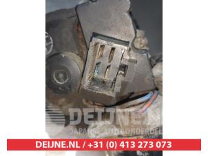 Toyota Starlet Ruitenwissermotor voor O349272 foto 4
