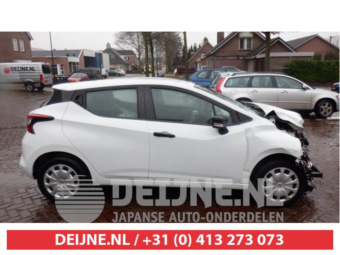 Nissan Micra Dreieckfenster rechts vorne O403651