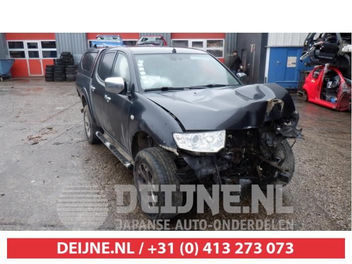 Mitsubishi L200 Treeplank rechts O403725