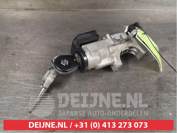 Suzuki Swift Kontaktslot+Sleutel O403949