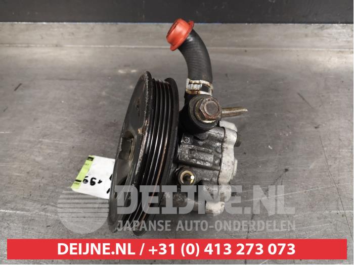 Gebruikte Pomp Servo Mitsubishi Space Wagon (N8/N9) 2.0 16V GDI Prijs € 75,00 Margeregeling aangeboden door V.Deijne Jap.Auto-onderdelen BV