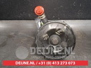 Mitsubishi Space Wagon Power steering pump O404033 photo 2