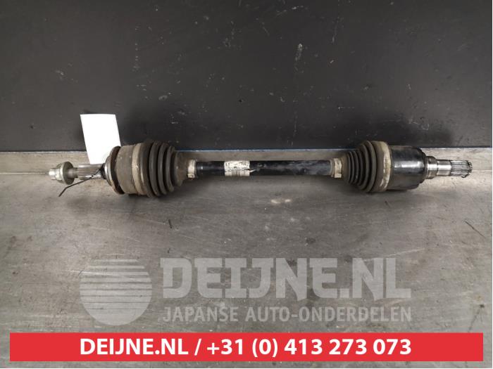 Suzuki Swift Aandrijfas links-voor O404108