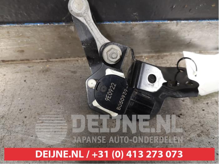 Suzuki Swift Xenon Höhenregler O404284