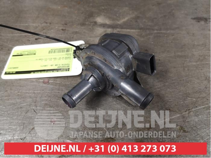 Gebruikte Waterpomp Toyota C-HR (X1,X5) 1.8 16V Hybrid Prijs € 100,00 Margeregeling aangeboden door V.Deijne Jap.Auto-onderdelen BV