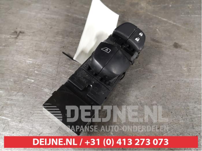Nissan Micra Kombischalter Fenster O404500