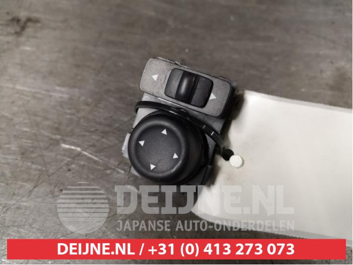 Nissan Micra Spiegel Schalter O404510