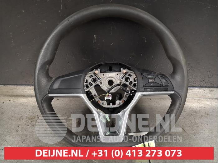 Nissan Micra Lenkrad O404531