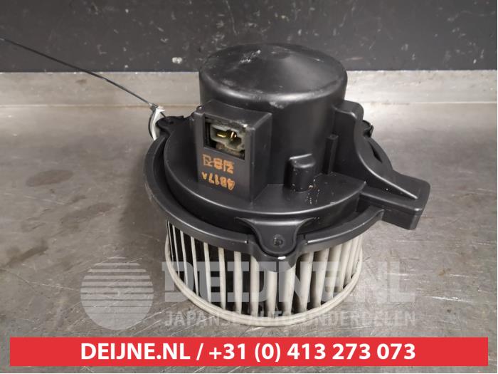 Kia Sorento Heating and ventilation fan motor O405003