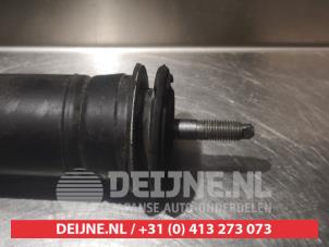 Toyota Yaris Stoßdämpfer rechts hinten O379815 foto 2