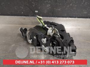 Lexus GS 300 Front door lock mechanism 4-door, right O405718 photo 2