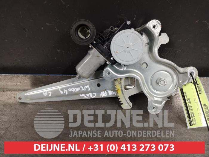 Toyota Urban Cruiser Ruitmechaniek 4Deurs links-achter O406806