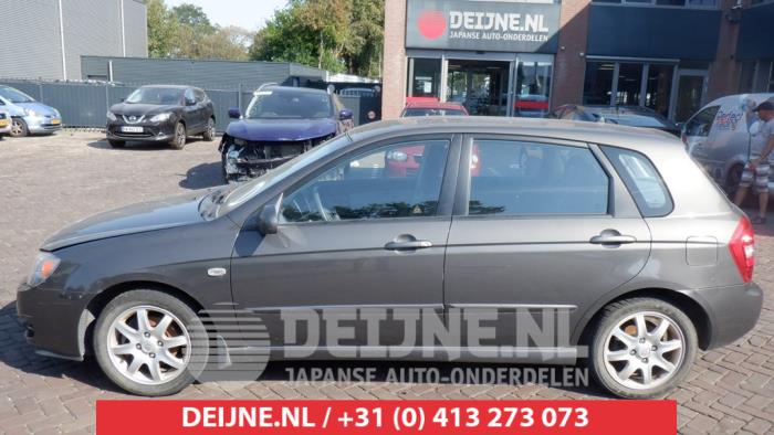 Kia Cerato Door window 4-door, front left O406984