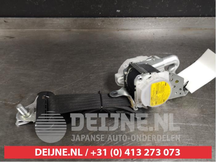 Toyota IQ Front seatbelt, left O407183