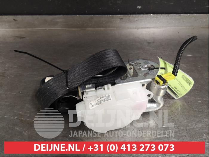 Toyota IQ Front seatbelt, right O407184