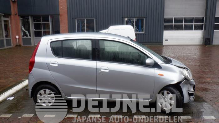 Daihatsu Cuore Tür 4-türig rechts vorne O407224