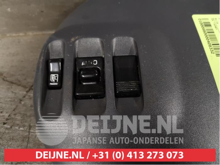Daihatsu Terios Combischakelaar ramen O408332