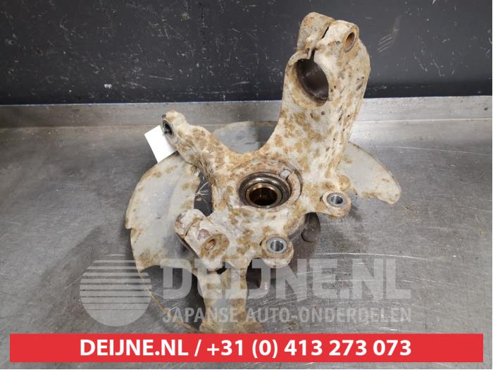 Mazda 3 Fusee links-voor O408490