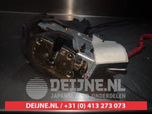 Toyota Rav-4 Deurslot Mechaniek 4Deurs links-achter O280585 foto 2